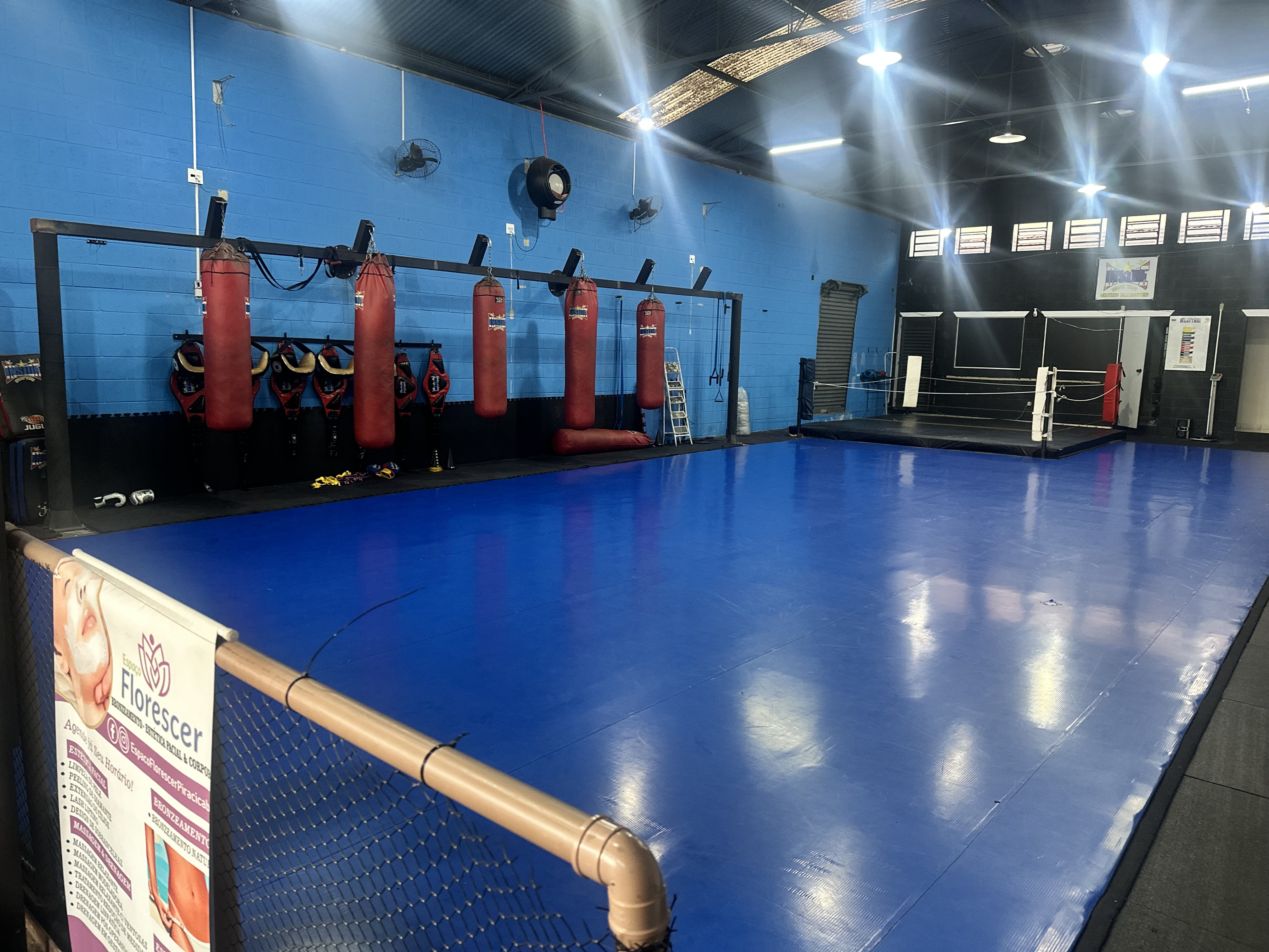 Interior da Academia